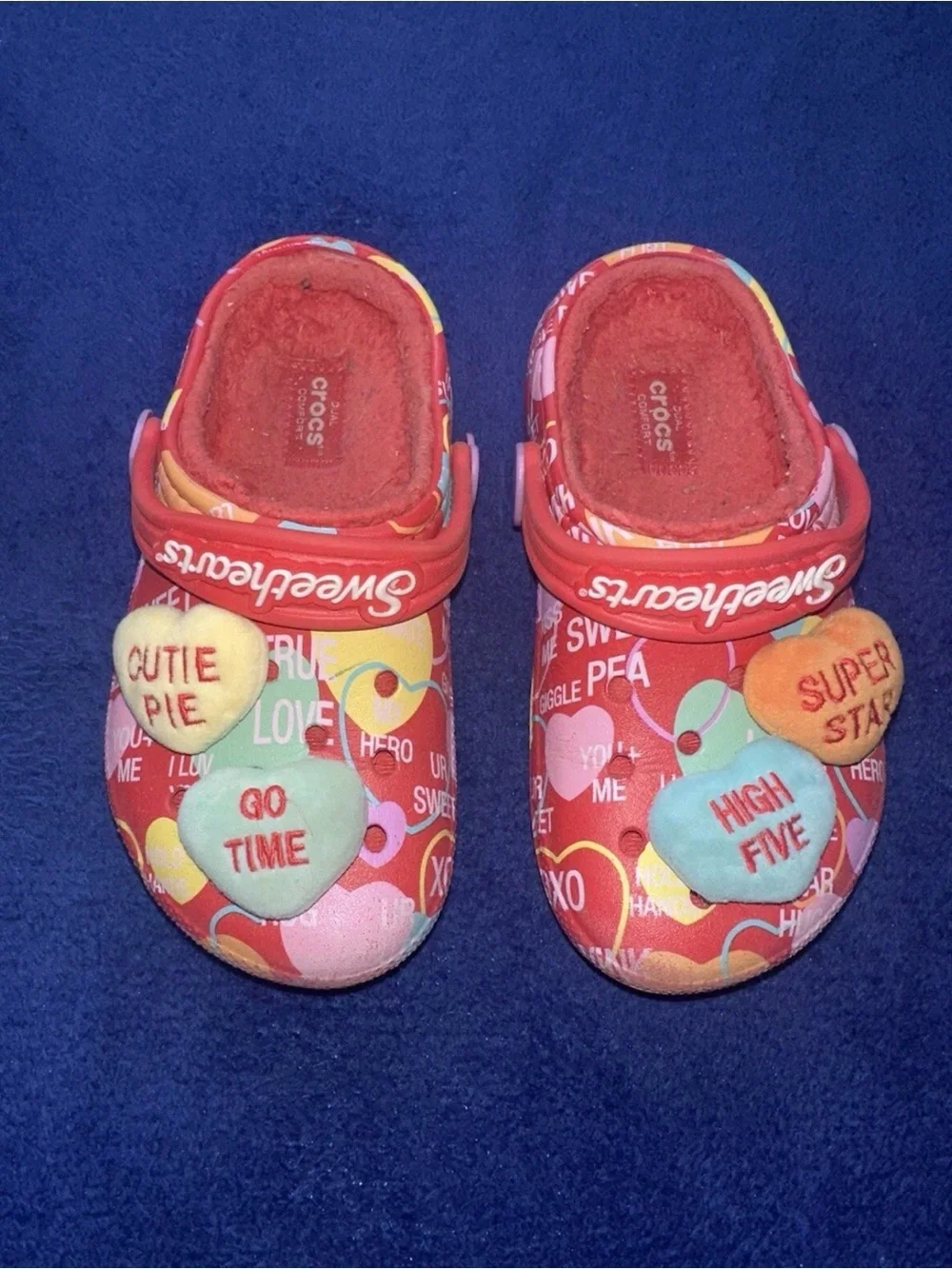 Girls Classic Fur Lined Crocs Valentines Day Sweethearts Size 12 Conversation